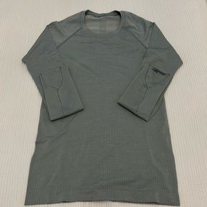 Lululemon light grey swiftly great condition, size 4